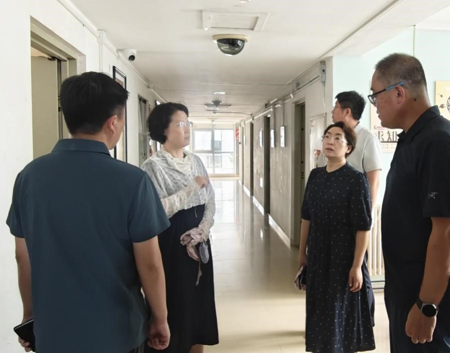 学校党委副书记、校长刘莹督导检查暑期在建工程项目
