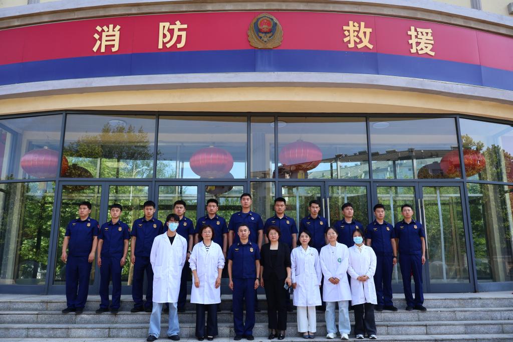 民建大医支部携手大连市无党派人士“仁心驿站”、学校口腔医学院走进迎...