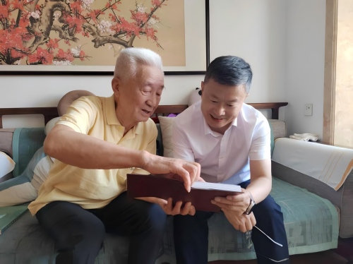 情暖桑榆忆初心 薪火相传续华章